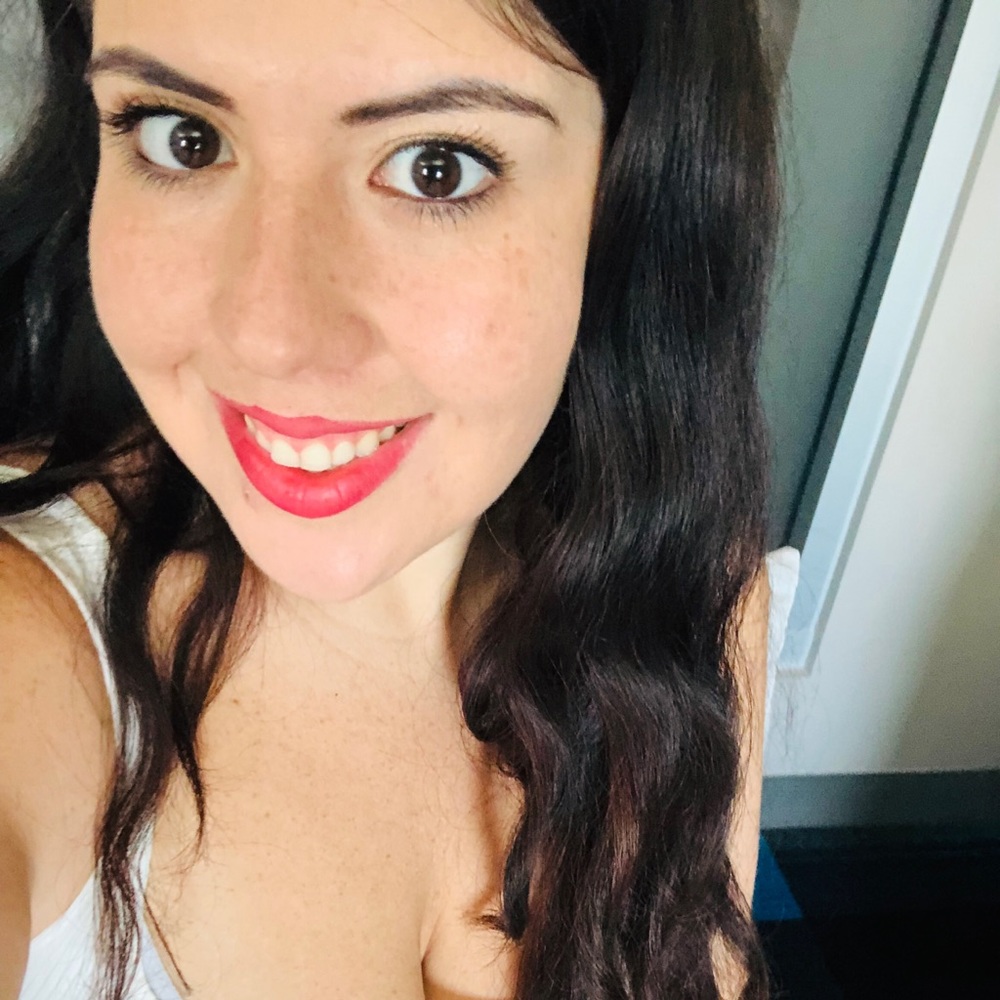 Meet your Posher, Carla